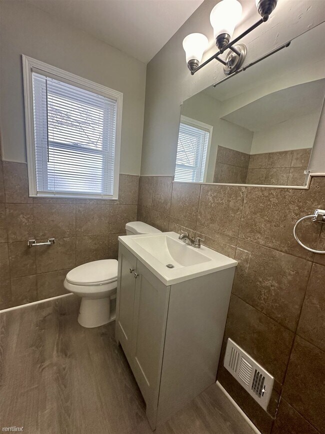 Foto del edificio - 3 br, 1.5 bath House - 1137 Harrison Street