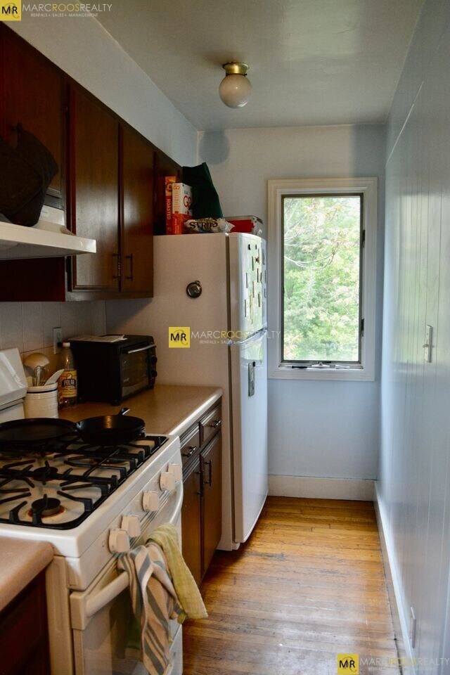 Building Photo - 21 Sartwell Ave
