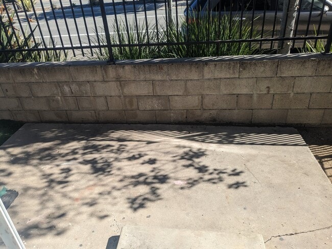 Foto del edificio - 7002 Linda Vista Rd