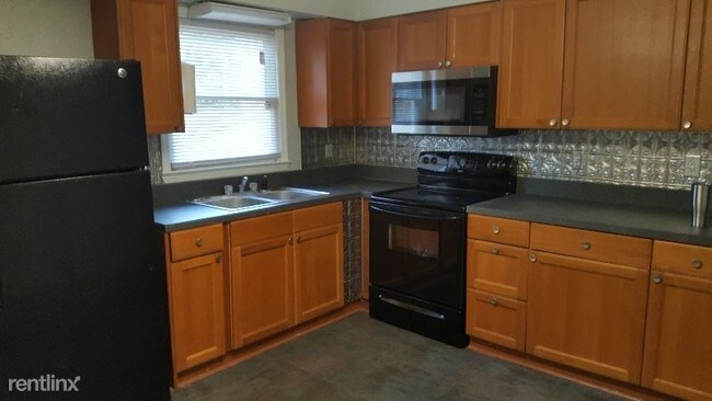 Foto del edificio - 3300 Dalecrest Dr
