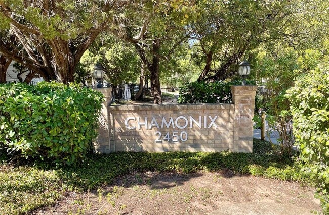 Foto del edificio - 2450 Wickersham Ln