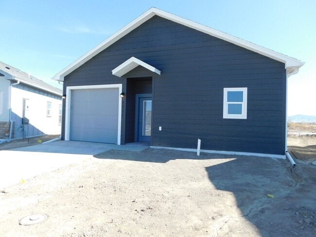 WALKING DISTANCE TO COMMUNITY - WALKING DISTANCE TO COMMUNITY House