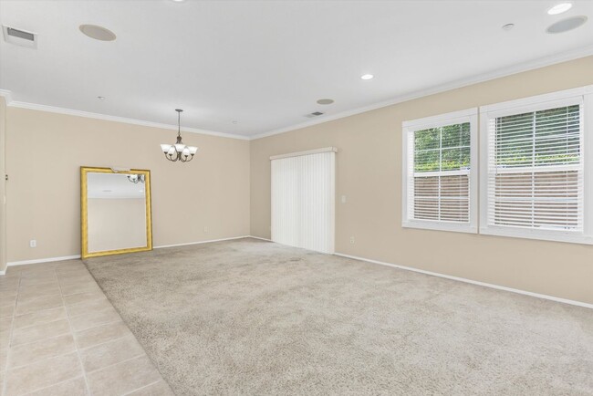 Foto del edificio - 7353 Ellena W