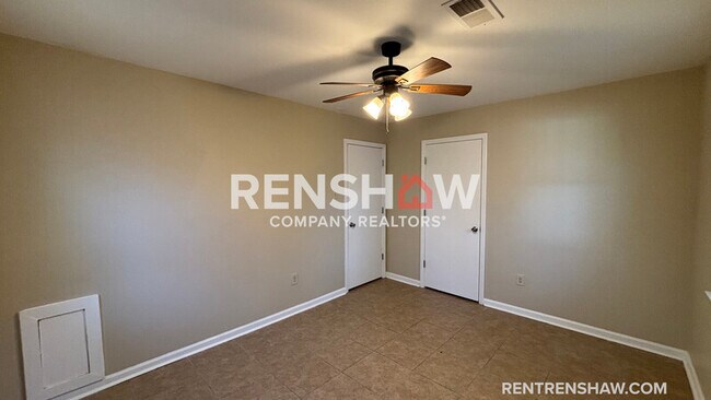 Building Photo - 3226 Lyndale Ave