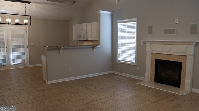 Building Photo - 1091 Pine Acre Dr NE