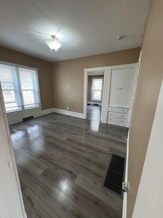 Foto del edificio - 11 Columbia Ave