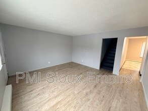 Building Photo - 2608 S Duluth Ave