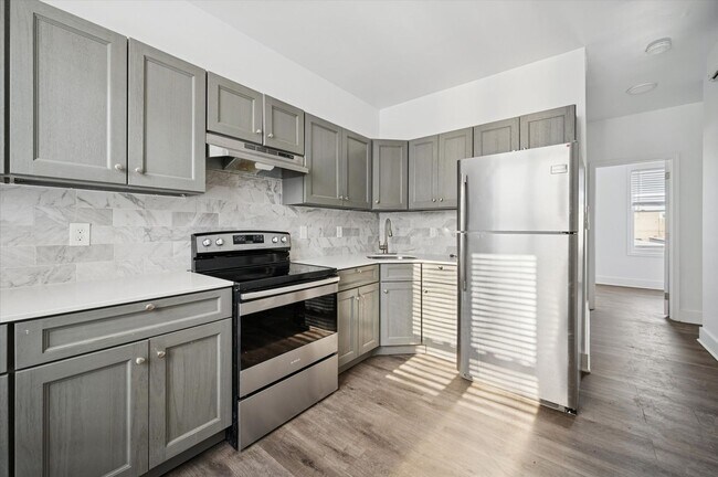 Foto del edificio - 2 Bedroom 3 Full Bathroom House in Southwest Philly