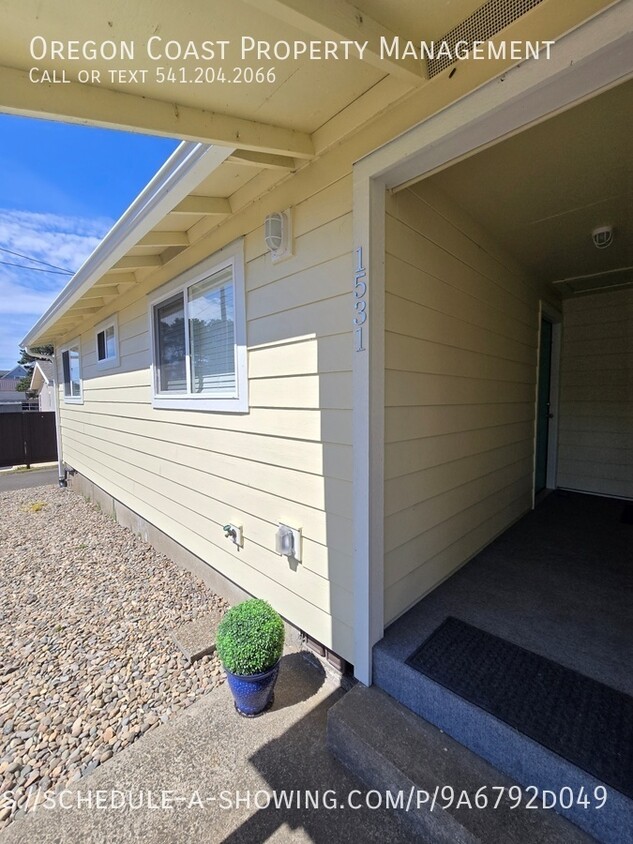 Foto principal - 2bed/1bath in NE Lincoln City