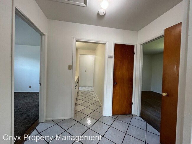Building Photo - 3 br, 1 bath House - 311 1/2 Sycamore Road
