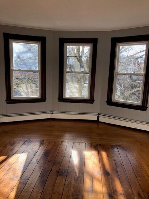 Foto principal - 2BR/1BA Available March 1st!! - Great Resi...