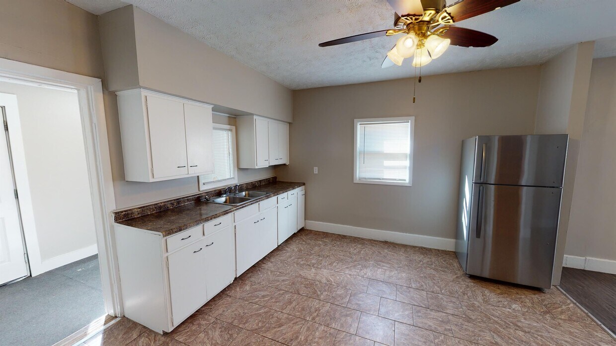 907 E 6th St, Grand Island, NE 68801 House Rental in Grand Island, NE