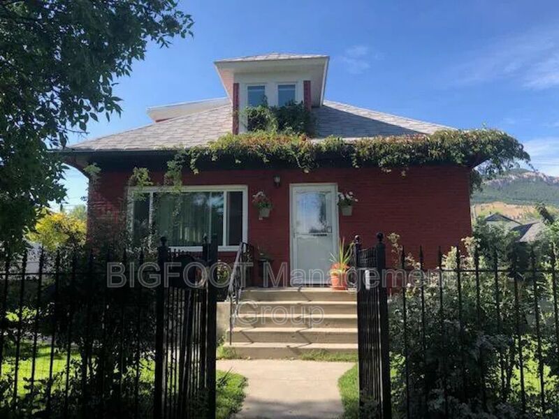 Primary Photo - 625 Hollins Ave