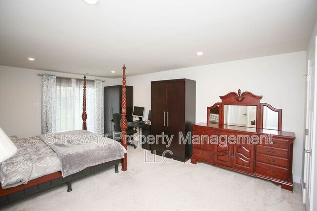 Foto del edificio - 185 Nathan Dr