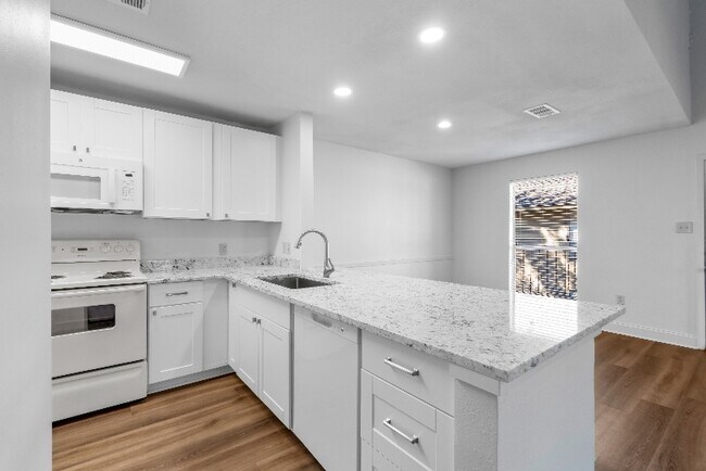 Foto del edificio - 11011Cal Mead Rd