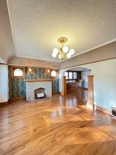 Building Photo - 1109 S 71st St