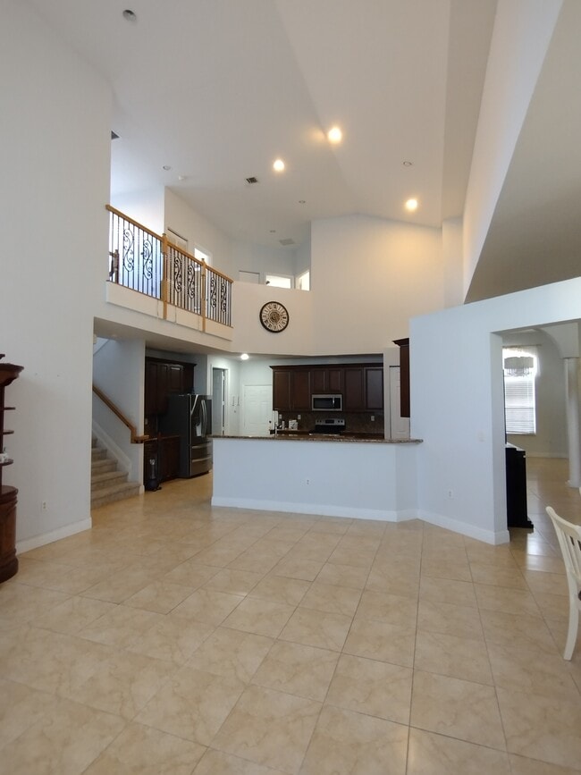 Building Photo - 5011 Pinecreek Pl