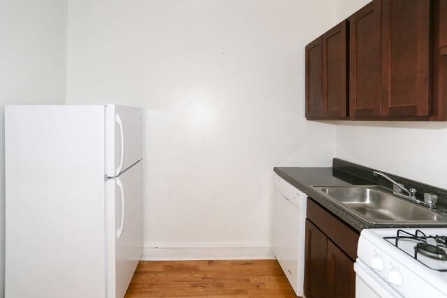 Foto del edificio - 4848 N Damen Ave