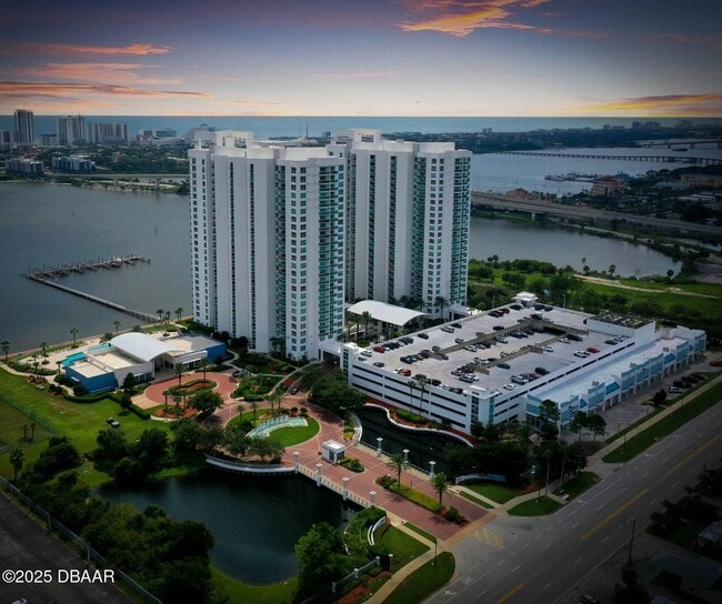 Foto del edificio - 231 Riverside Dr