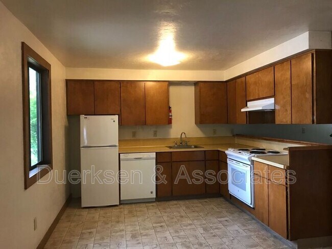 Building Photo - 2451 NW Coolidge Way
