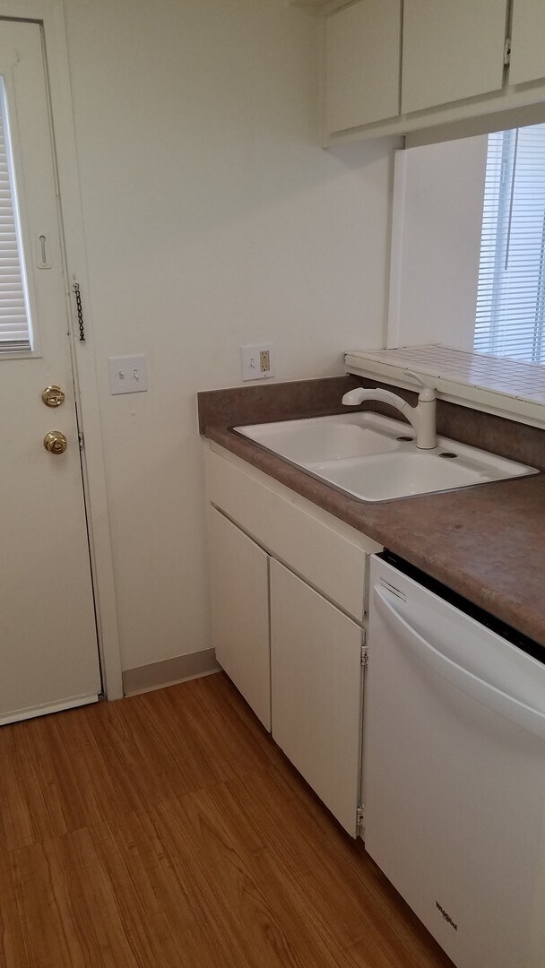 Foto del edificio - Charming 2-Bedroom Condo for Rent