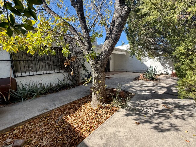 Foto del edificio - 4820 E Fort Lowell Rd