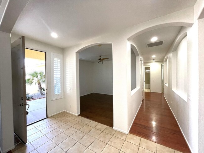 Building Photo - 81449 Avenida Romero