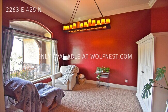 Building Photo - Luxurious 5 Bed Layton Home! No Deposit Op...
