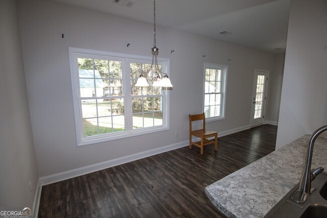 Building Photo - 603 N Kevin Ct