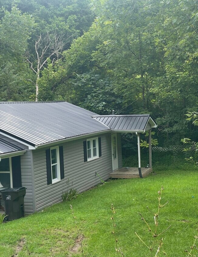 Foto principal - 324 Old Beidleman Rd