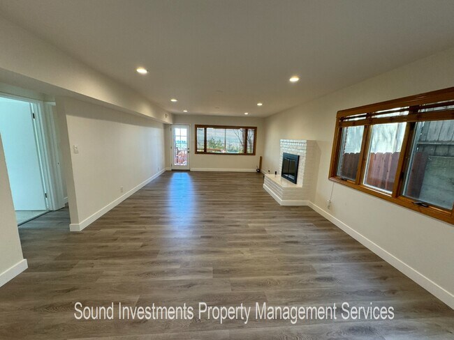 Building Photo - Beautiful 2-bedroom 1 bath Lower-Level Apa...