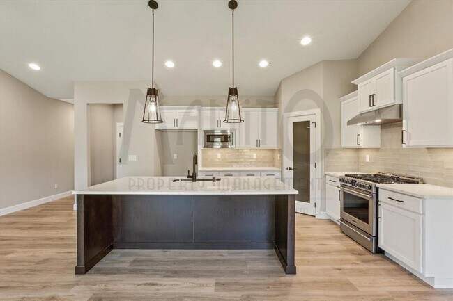 Foto del edificio - 5116 Scenic Ln