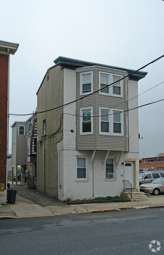 Building Photo - 812 Washington St