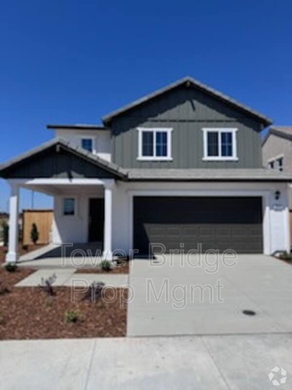 Building Photo - 2033 Stargate Dr