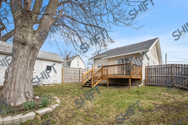 Building Photo - 727 Fuller - Cozy Single Family Home
