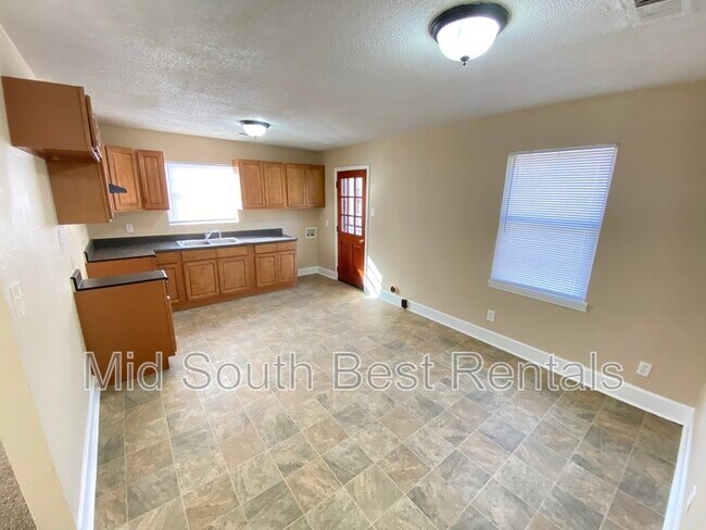 Foto del edificio - 2532 Sunny Hill Dr
