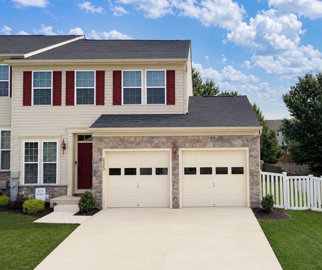Building Photo - 2923 Lomond Pl