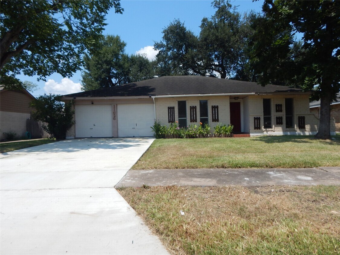 Foto principal - 11626 Sharpview Dr