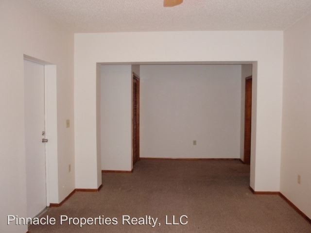 Building Photo - 1817 10th Ave W