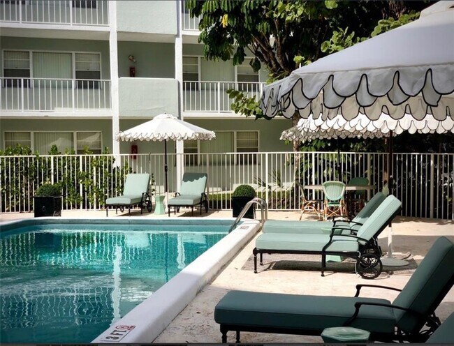 Foto del edificio - 2711 Vandiver Dr