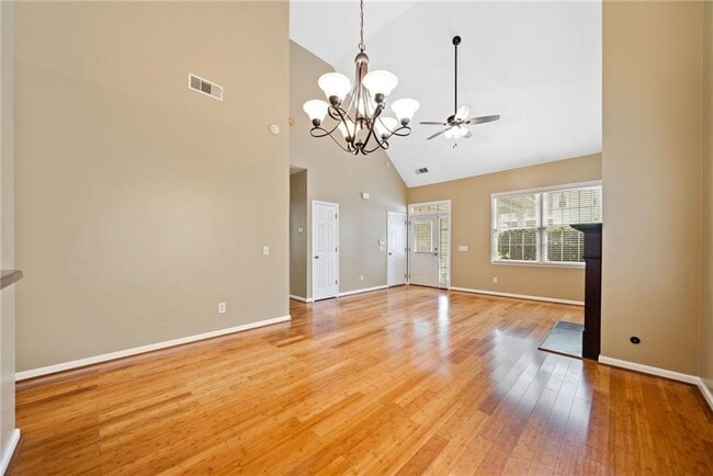 Building Photo - 726 Gardenside Cir SE