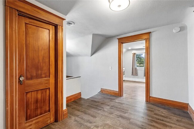 Building Photo - 102 Colby St