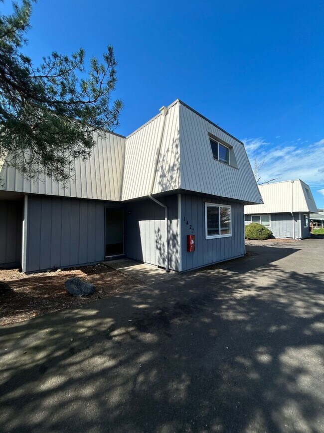 Building Photo - 1407 NW Kings Blvd