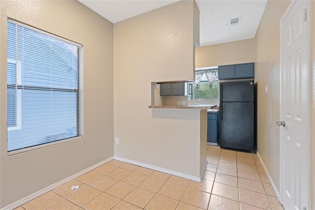 Building Photo - 2507 W Slaughter Ln