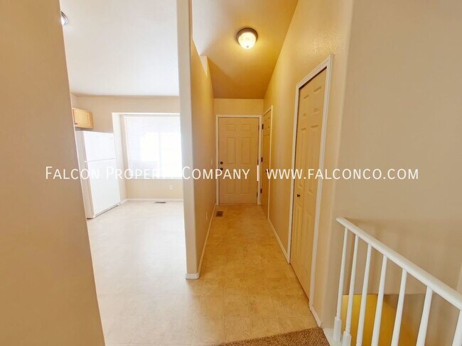 Foto del edificio - Marvelous Home In Constitution Hills! - Ap...