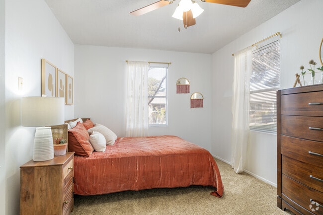 1BR, 1BA - 551SF - Bedroom - Double Tree Apts.