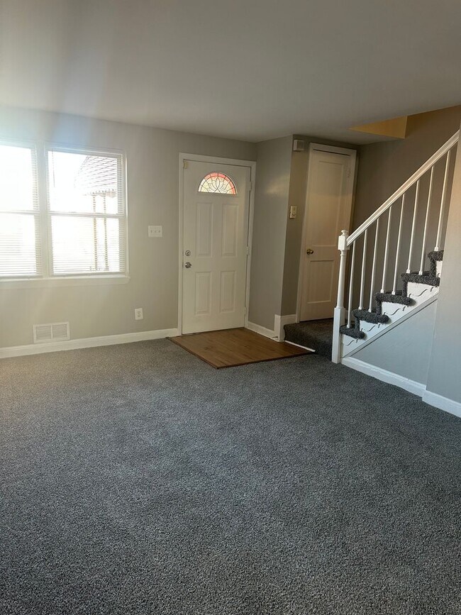Foto del edificio - Beautiful 3 bedroom, 1 1/2 bath home in We...