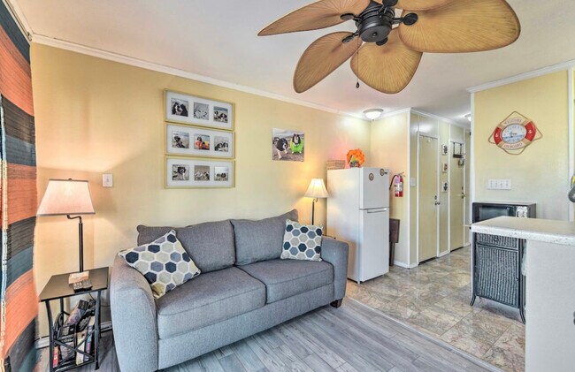 Building Photo - 3938 Surfside Blvd