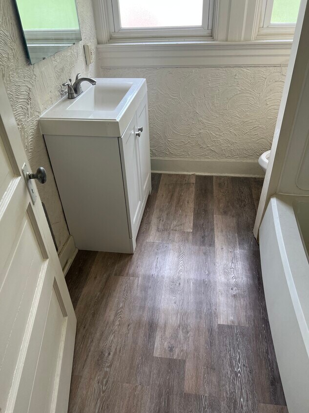 Baño - 1705 Crafton Blvd