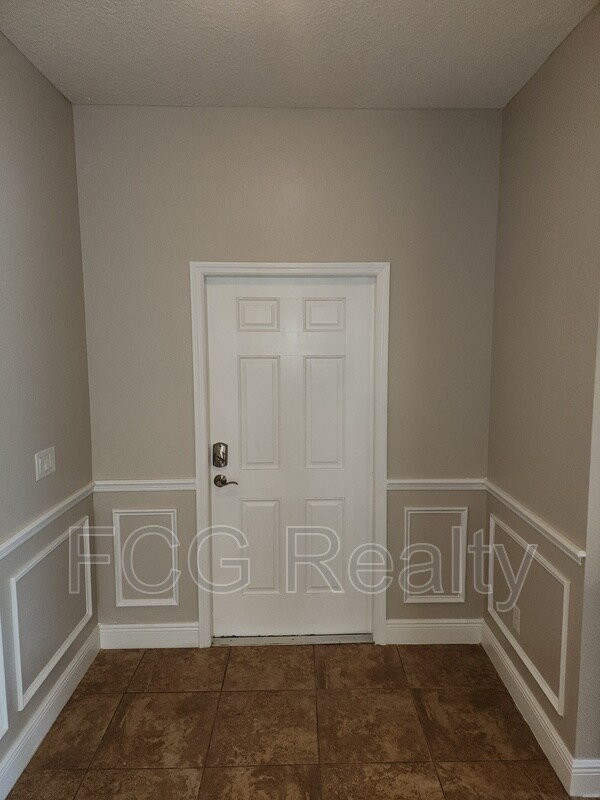 Building Photo - 1702 Pompano Dr